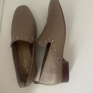 Lord & Taylor leather loafers - size 8.5
